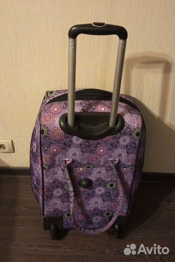 Чемодан на колесах