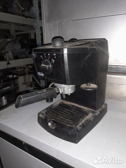 Кофеварка рожковая Delonghi EC145