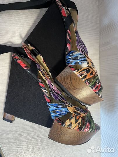 Босоножки 38