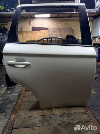 Дверь задняя правая mitsubishi outlander 3