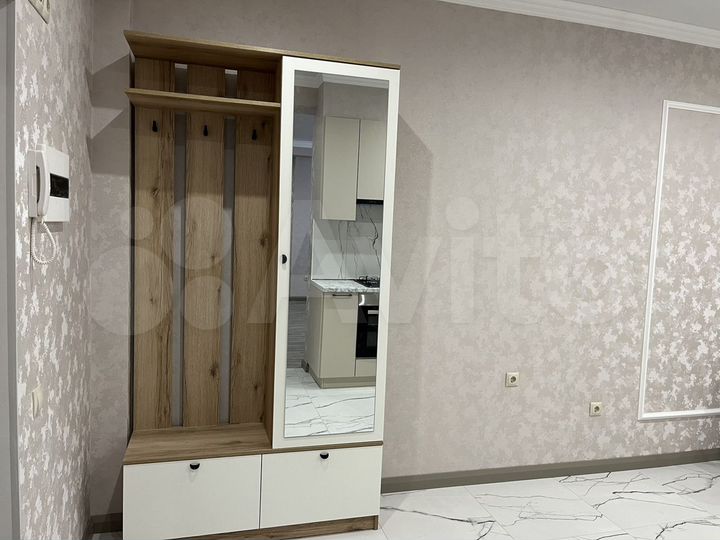 2-к. квартира, 80 м², 9/12 эт.