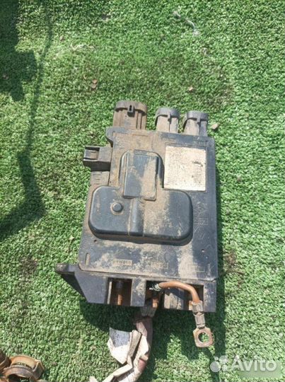 Блок предохранителей акб Renault Fluence 2011