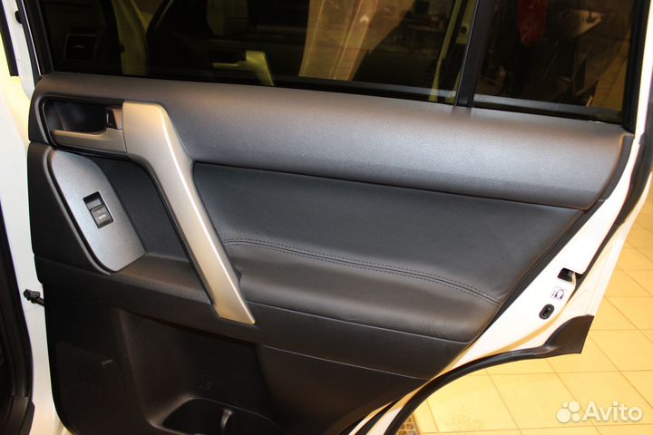Кожаная обивка салона LC150