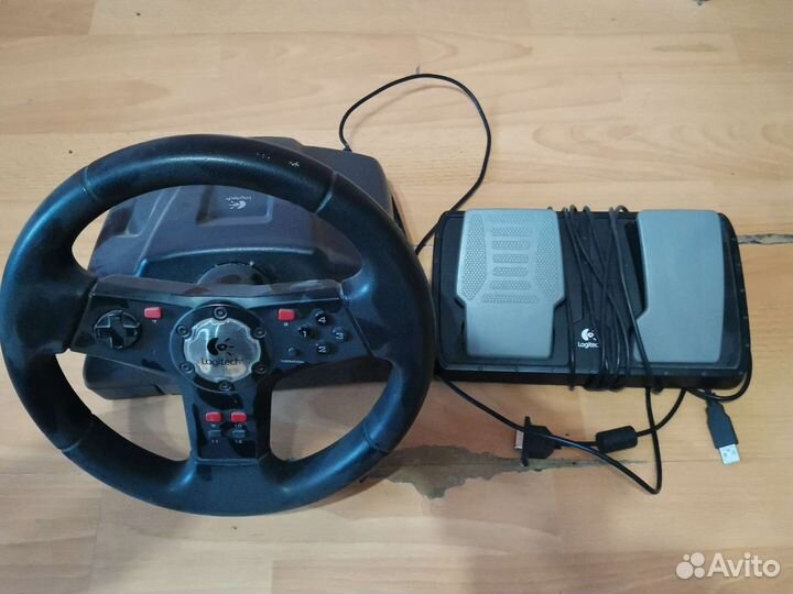 Игровой руль с педалями для пк