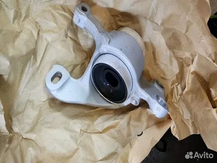 Кронштейн рычага BMW 1 F40