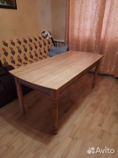 Кухонный стол