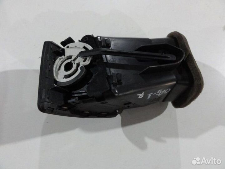 Дефлектор воздушный в торпедо правый Opel Astra J