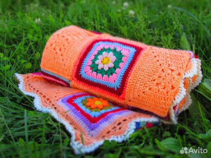 Плед вязаный для детской комнаты