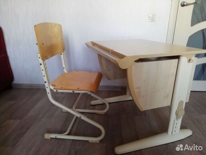 Парта и стул