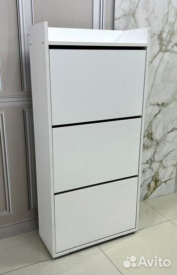 Обувница белая