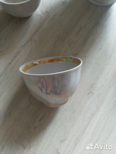 Кофейные чашки с блюдцами