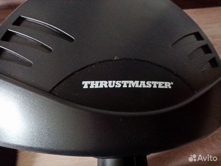 Игровой руль с педалями