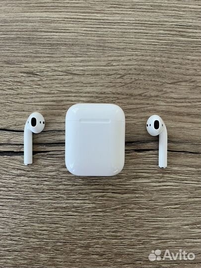 Наушники Apple AirPods