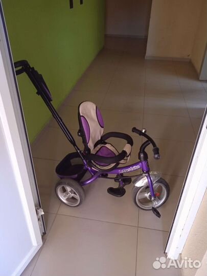 Велосипед детский трёхколёсный с ручкой