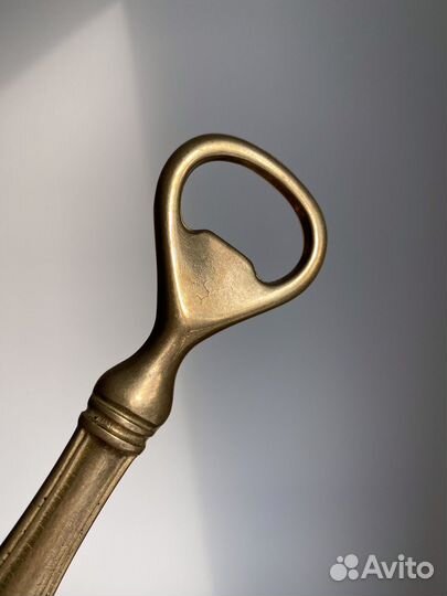 Открывашка из латуни, Италия