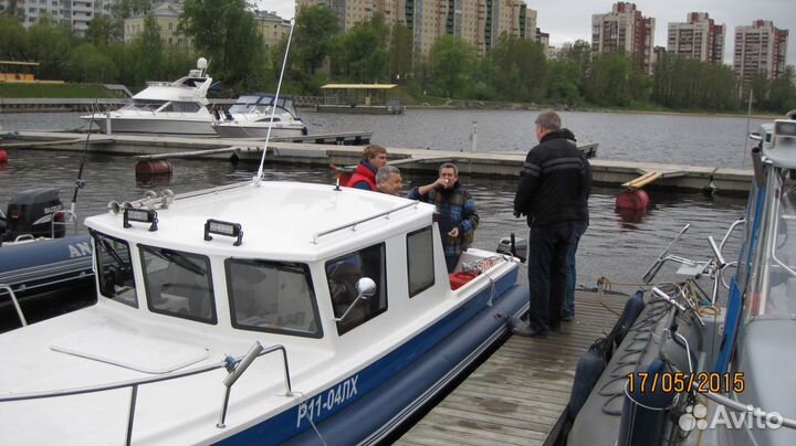 RIB с рубкой и спальником 8 м