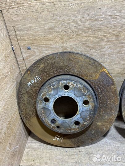 Комплект передних тормозных дисков Mercedes 211 95