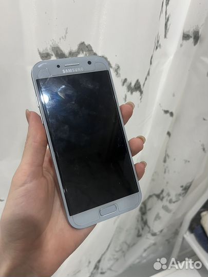 Телефон Samsung galaxy a5 2017