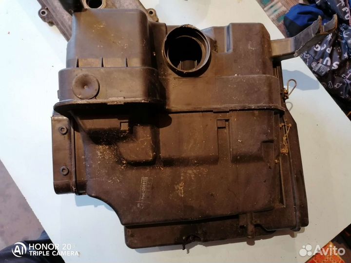 Корпус воздушного фильтра Toyota cresta