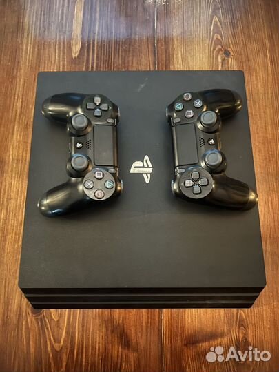 Плейстейшен 4 в полной комплектации