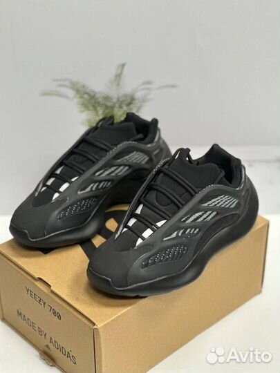 Мужские кроссовки Adidas Yeezy 700 Летний