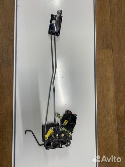 Замок двери Киа Рио Kia Rio 2