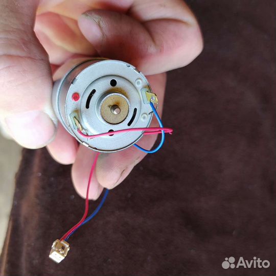 Мини электродвигатель