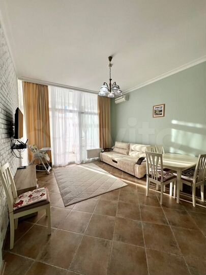 2-к. квартира, 73 м², 2/4 эт.