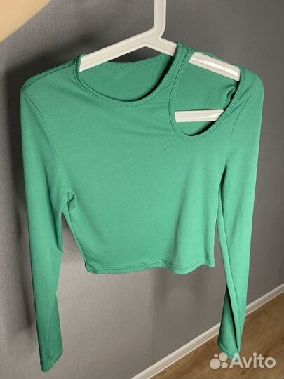 Кофта лонгслив топ с разрезом на одно плечо