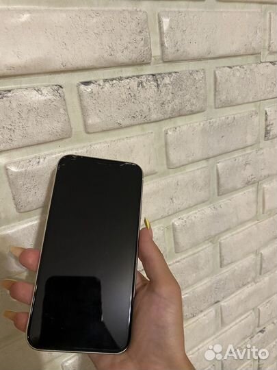 Телефон iPhone 11 64gb