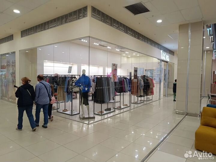 Магазин одежды в трк Семья. Готовый бизнес