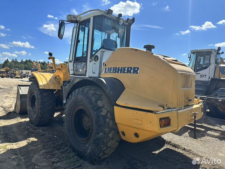 Фронтальный погрузчик Liebherr L 524, 2001
