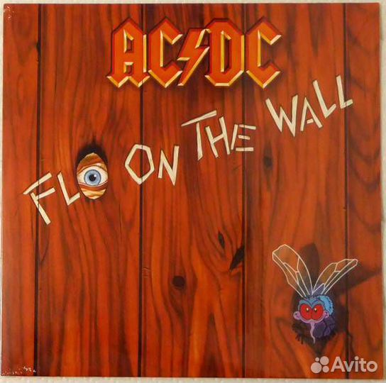 Виниловые пластинки группы AC/DC в ассортименте