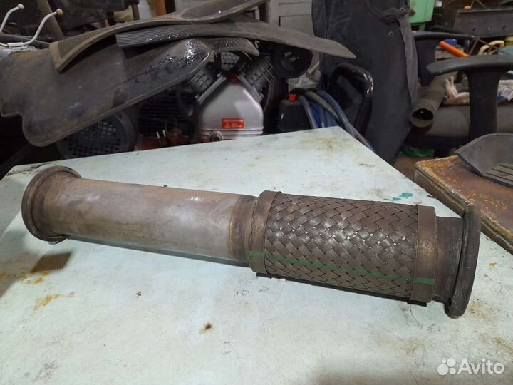 Труба выхлопной системы як 18