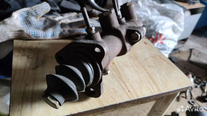 Главный тормозной цилиндр газ 53