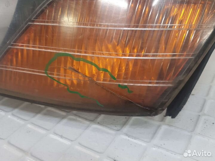 Фара левая Mitsubishi pajero montero 3