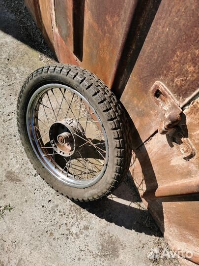Колесо мопеда