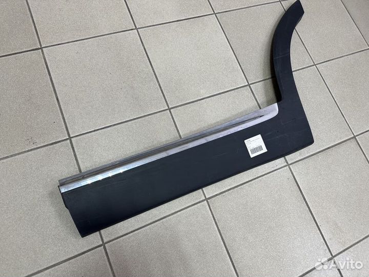 Накладка задней левой двери Kia Sorento Prime