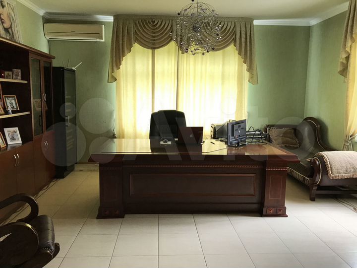 Дом 450 м² на участке 10 сот.