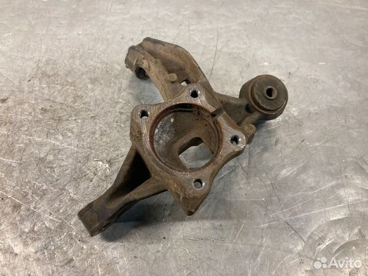 Кулак поворотный задний левый Toyota Camry ACV50