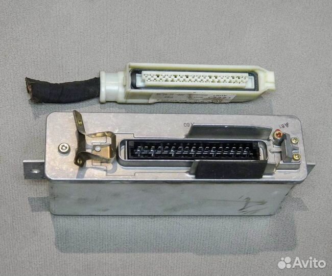 Блок управления ABS Audi 80 B3