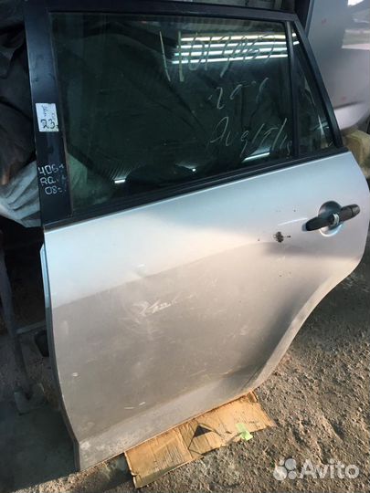Задняя левая дверь Рав4