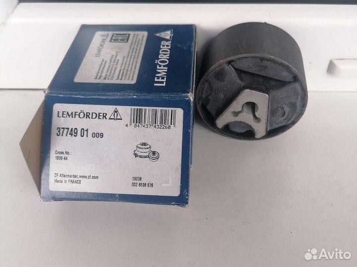 Сайленблок задней опоры двигателя Lemforder3774901