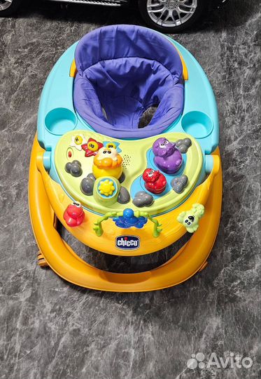 Игровой центр ходунки chicco