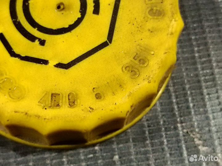 Крышка бачка тормозной жидкости Audi A6 avant 1999