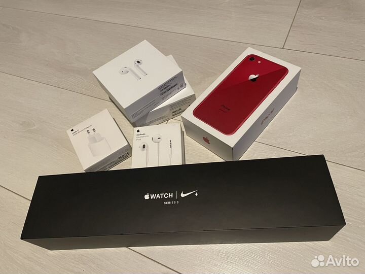 Коробки от техники Apple