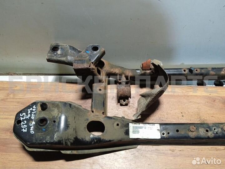 Подрамник задний Вольво S40 C40