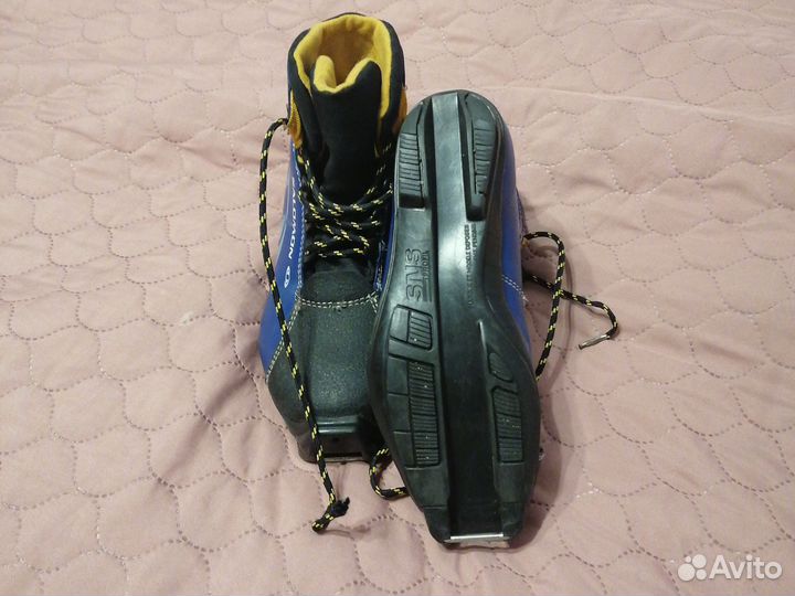 Лыжные ботинки