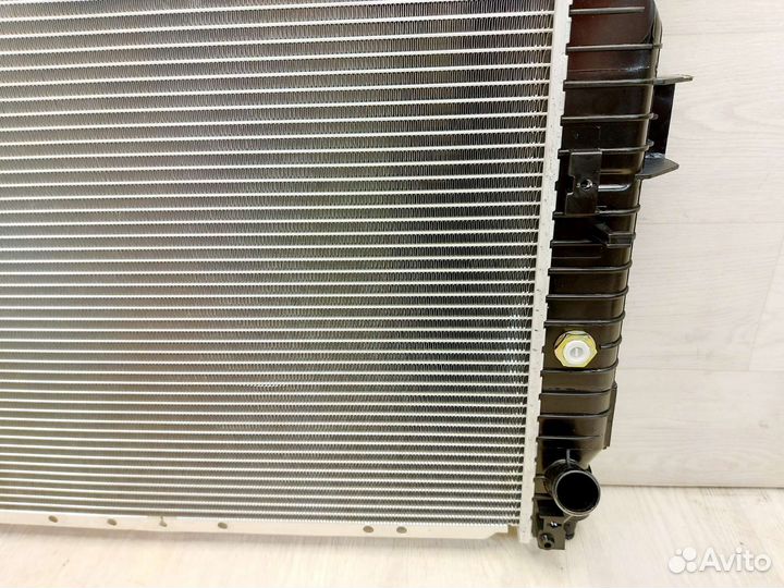 Радиатор охлаждения SsangYong Kyron