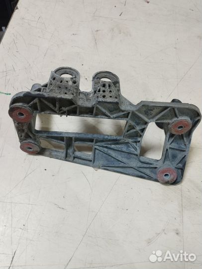 Кронштейн блока клапанов подвески вmw 7 E65 бmв 7
